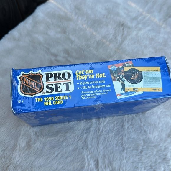 1990 PRO SET SERIES 1 NHL HOCKEY CARD BOX FACTORY SEALED 15 Photo Stat Cards - Picture 2 of 8